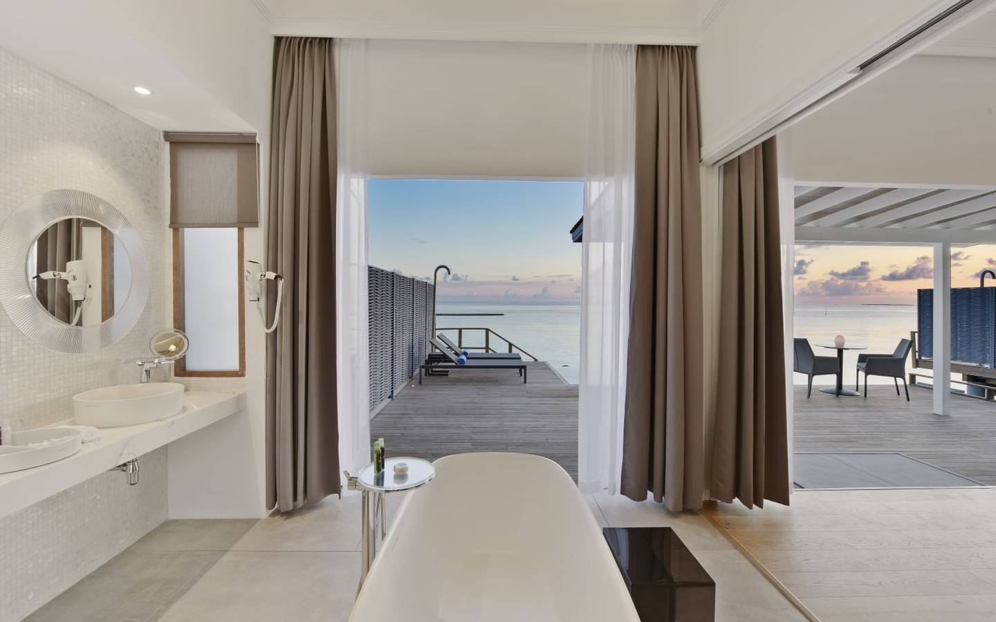 Thundi Water Villa with Pool