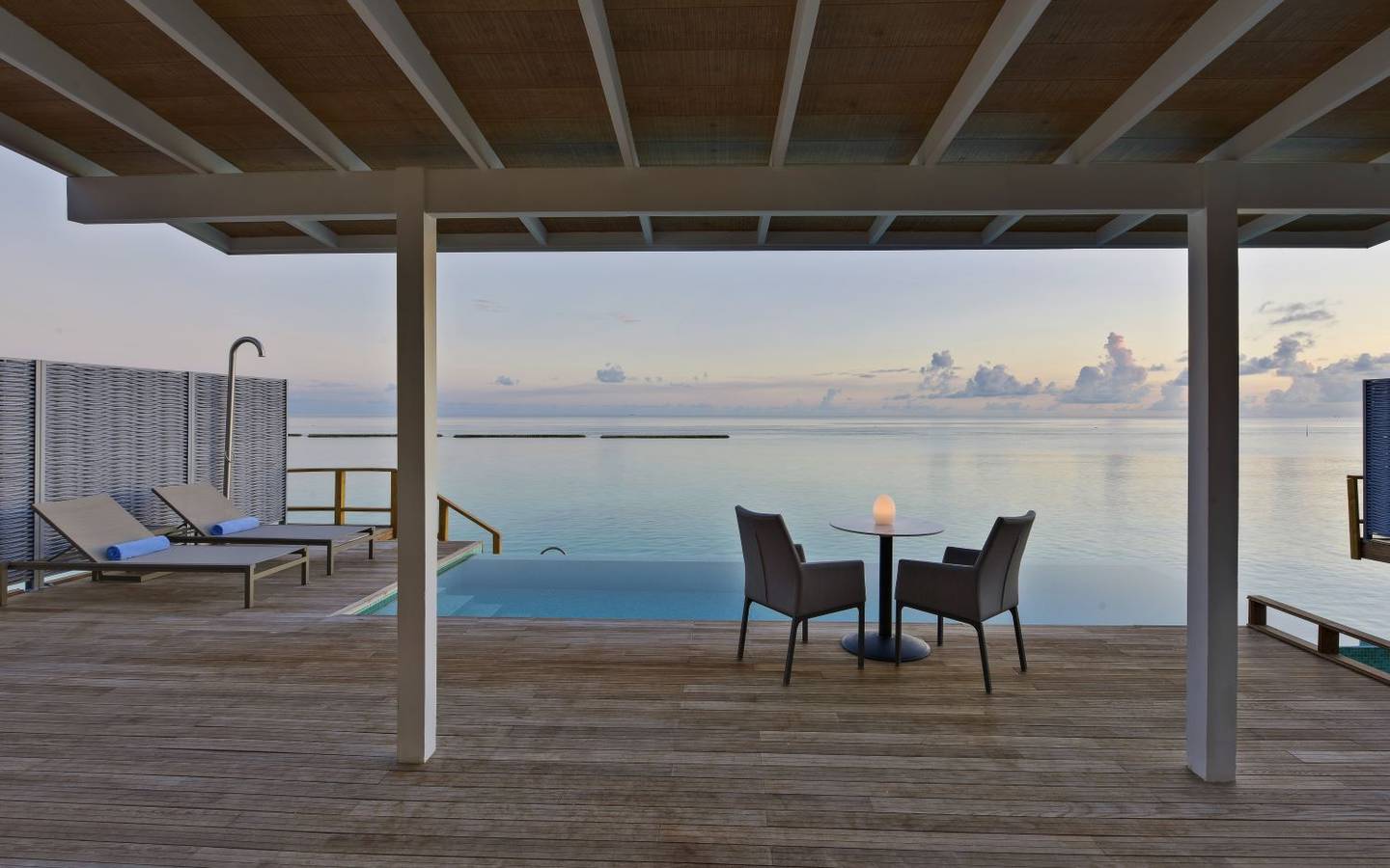 Thundi Water Villa with Pool