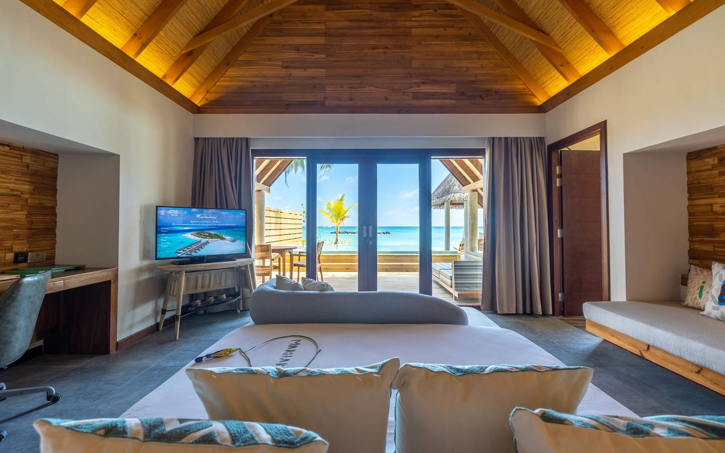 Fushifaru Maldives, Premium Beach Duplex Villa,  2 separate Schlafzimmer