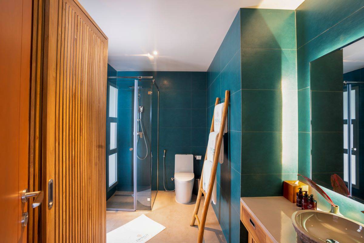 Emerald Faarufushi Resort & Spa, Malediven, Family Beach Villa with Pool, Badezimmer