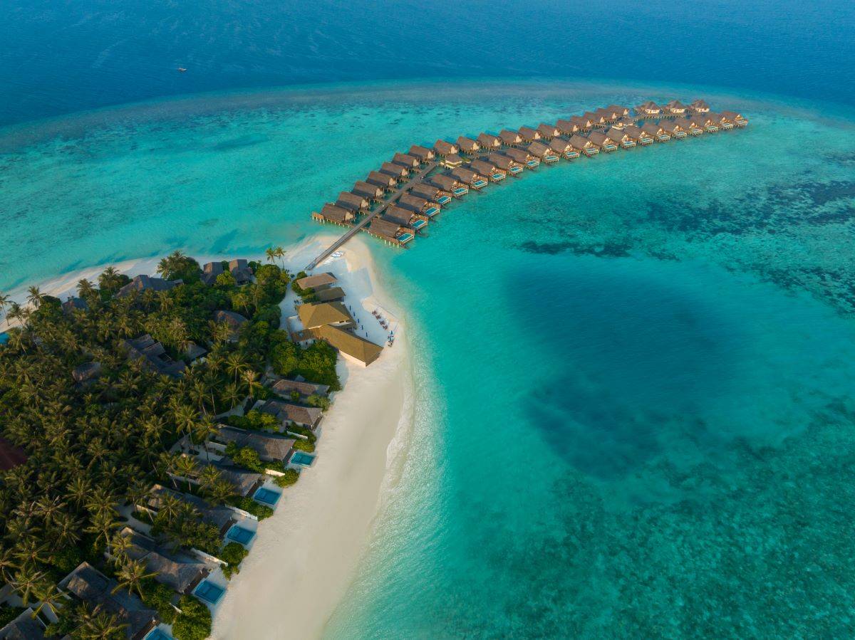 Emerald Faarufushi Resort & Spa, Malediven, Superior Water Villa with Pool, Luftaufnahme Resort