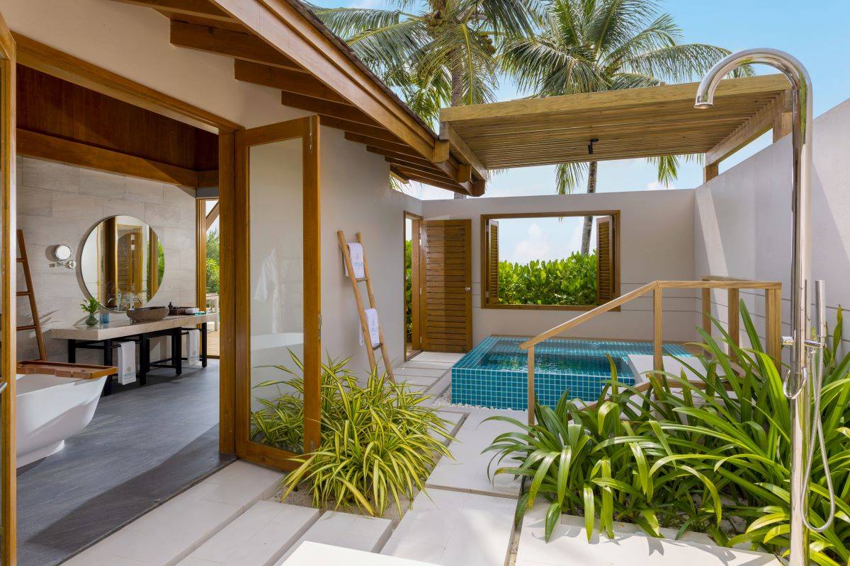 Emerald Faarufushi Resort & Spa, Malediven, Presidential Beach Villa, Jacuzzi