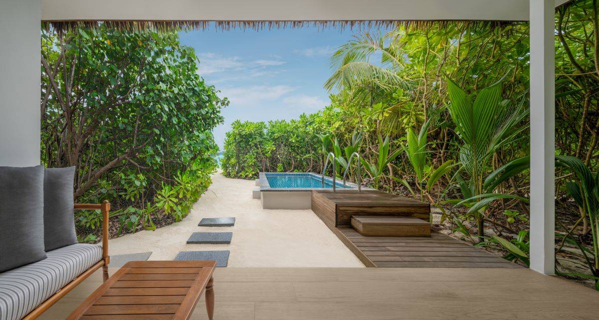 Le Méridien Maldives Resort & Spa, Malediven, Beach Villa with Pool, Terrasse mit Pool