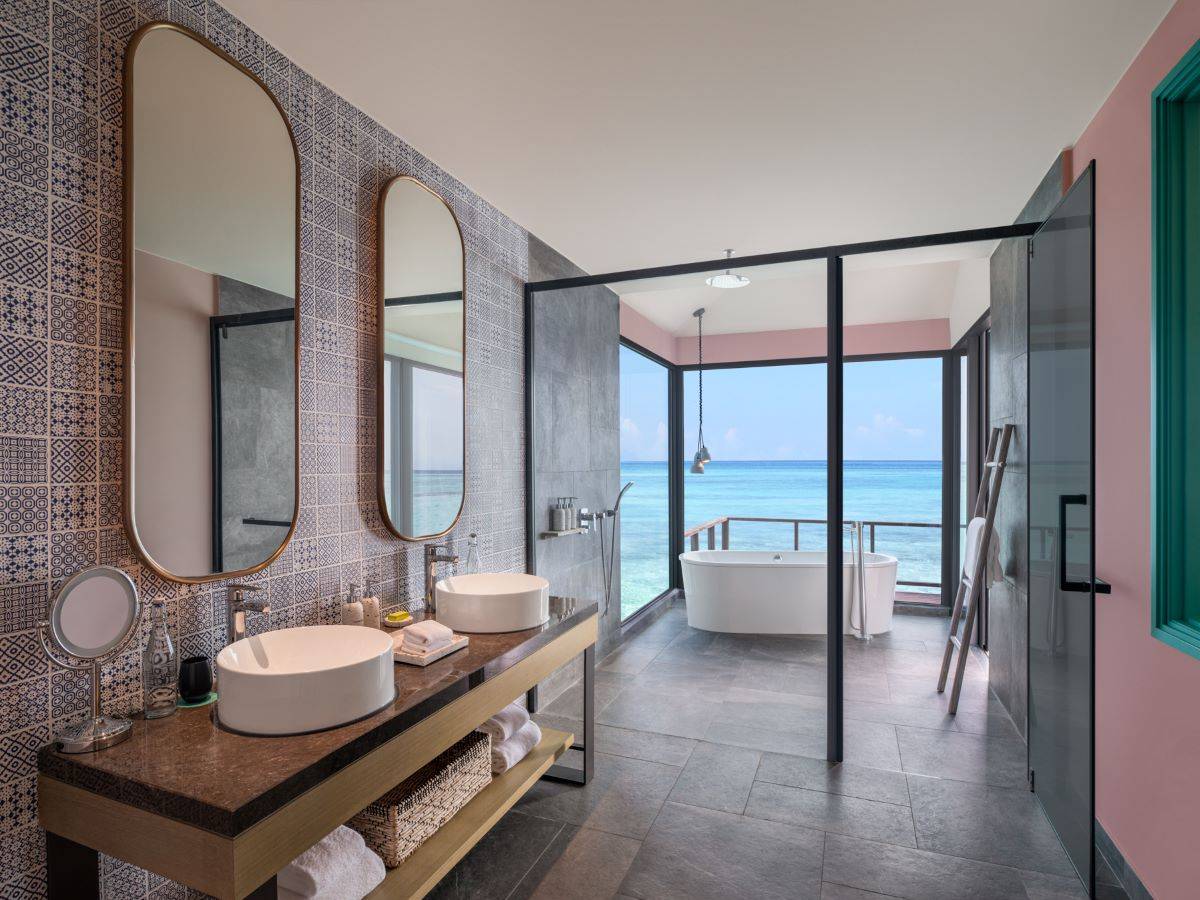 Le Méridien Maldives Resort & Spa, Malediven, Overwater Villa with Pool, Badezimmer