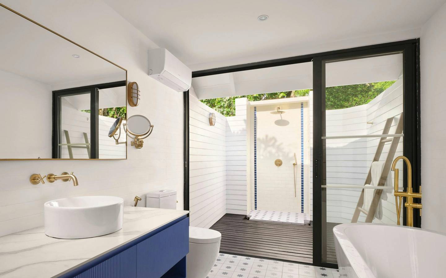 Villa_Nautica_Tow_Bedroom_Beach_Villa_with_two_Pools_5