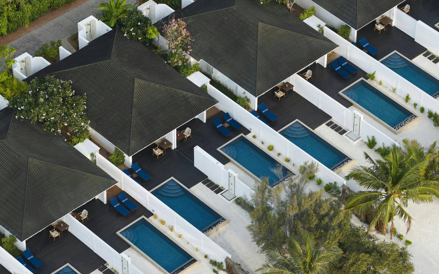 Villa_Nautica_Tow_Bedroom_Beach_Villa_with_two_Pools_1