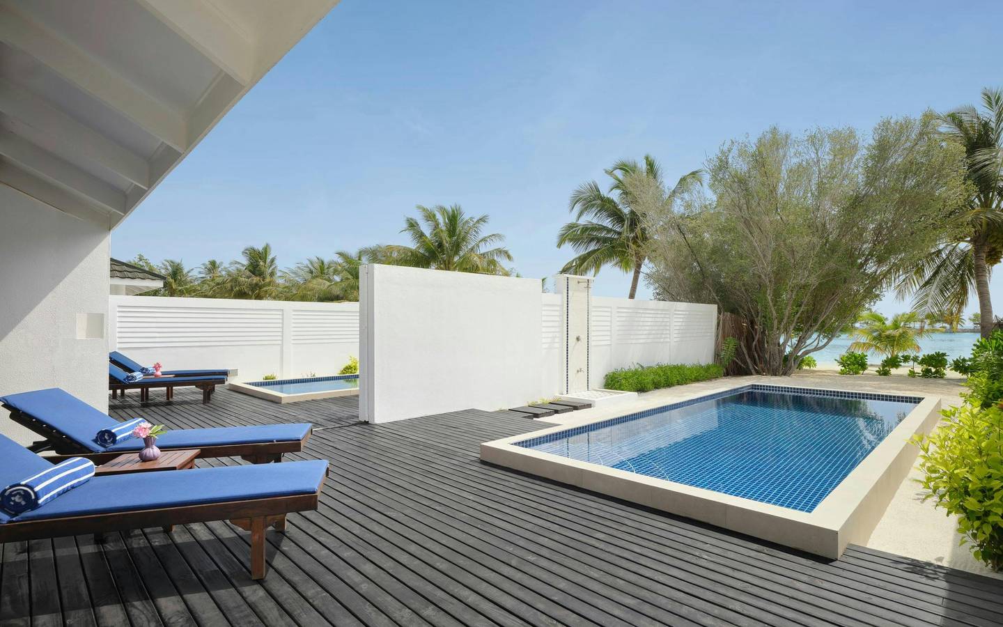 Villa_Nautica_Tow_Bedroom_Beach_Villa_with_two_Pools_6