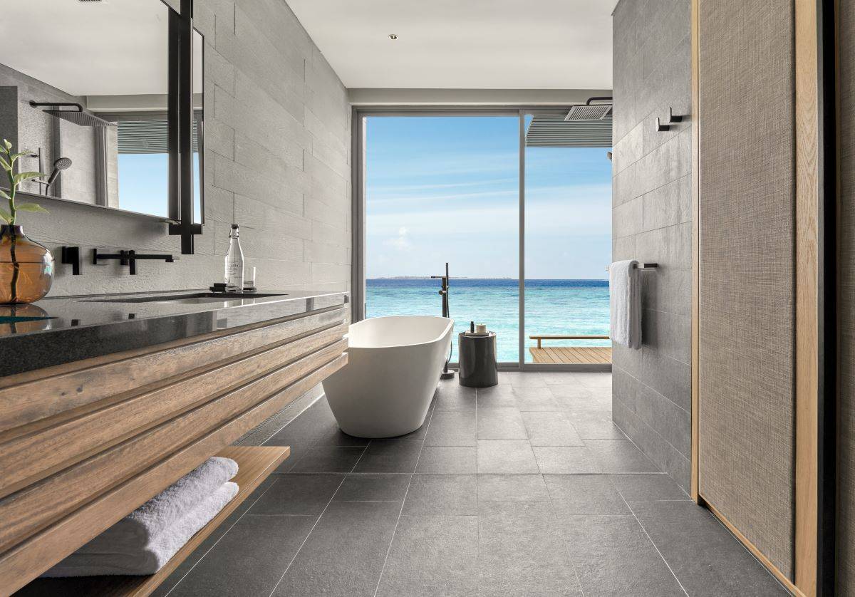 Alila Kothaifaru Maldives, Malediven, Lagoon Overwater Pool Villa, Badezimmer