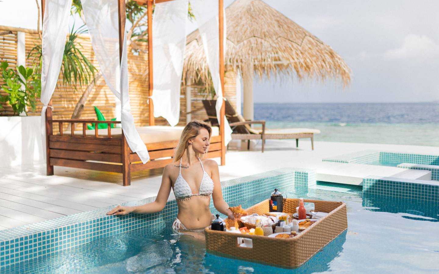 Malahini_Kuda_Bandos_Sunrise_Beach_Pool_Villa_10