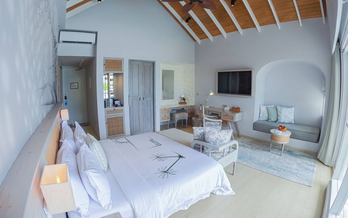 Malahini_Kuda_Bandos_Sunrise_Beach_Pool_Villa_7