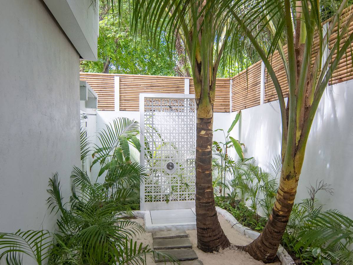 Malahini_Kuda_Bandos_Sunset_Beach_Pool_Suite_15