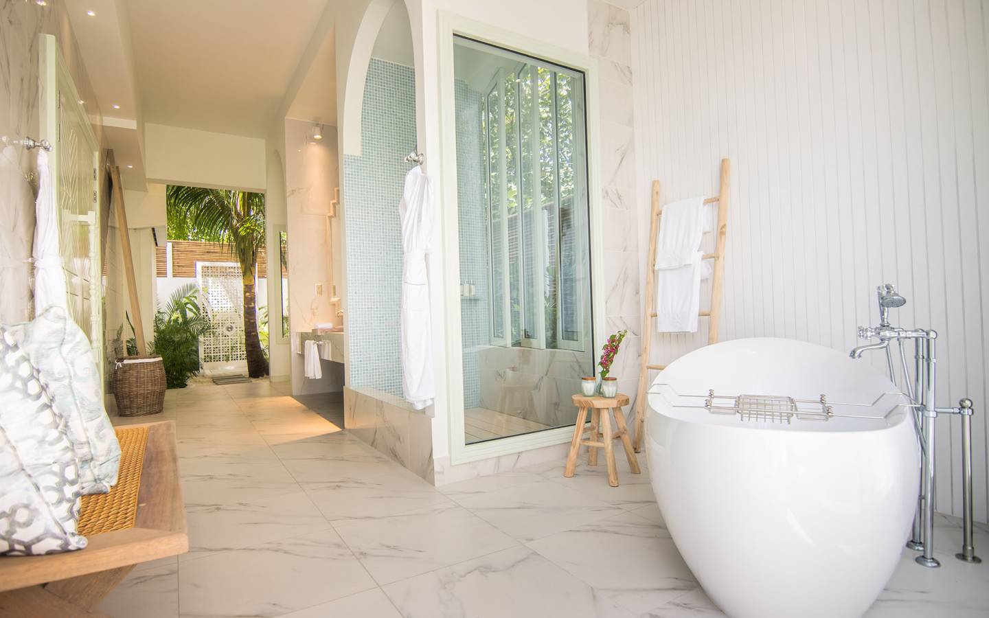 Malahini_Kuda_Bandos_Sunset_Beach_Pool_Suite_13