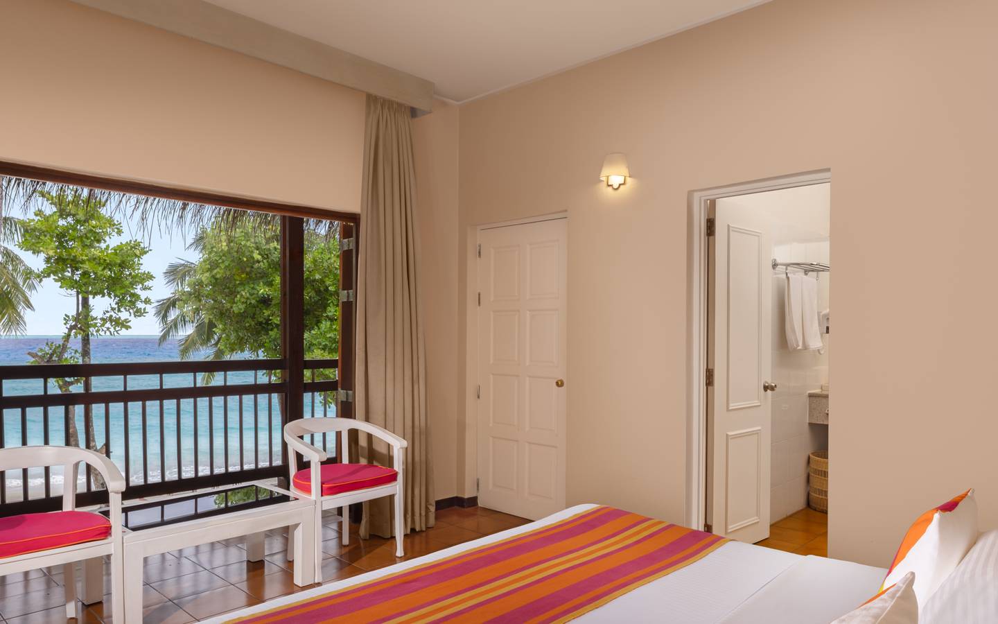 Classic Ocean View Rooms- Adaaran Club Rannalhi