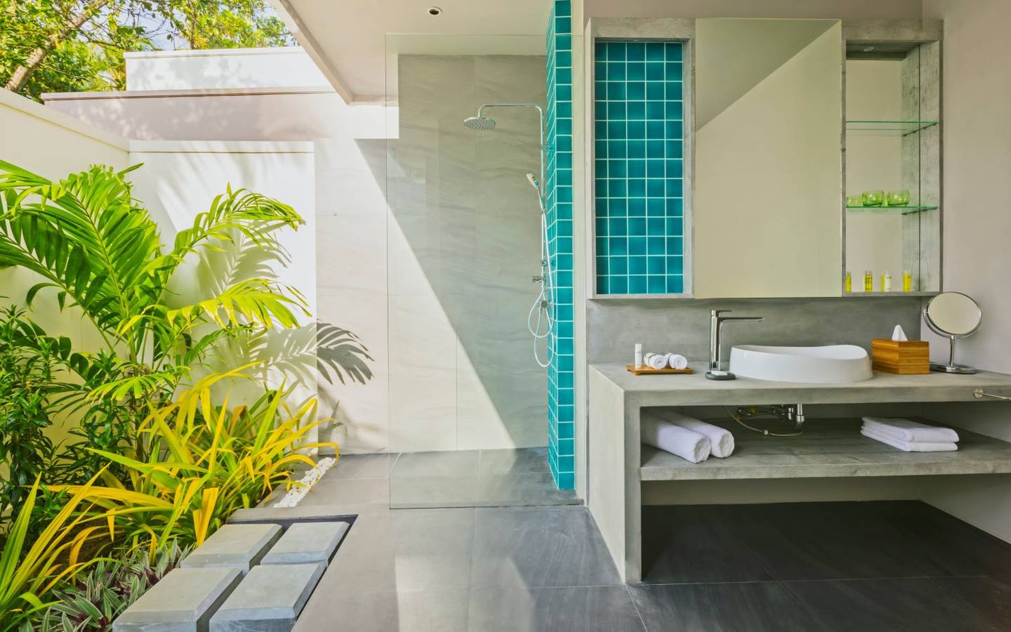 Deluxe Beach Bungalow