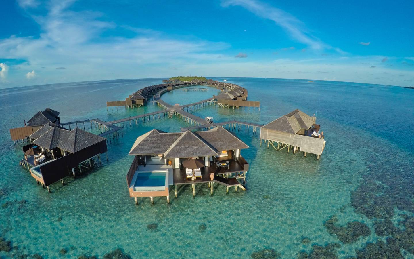 Sunset Water Suite, Lily Beach Resort & SPA_5