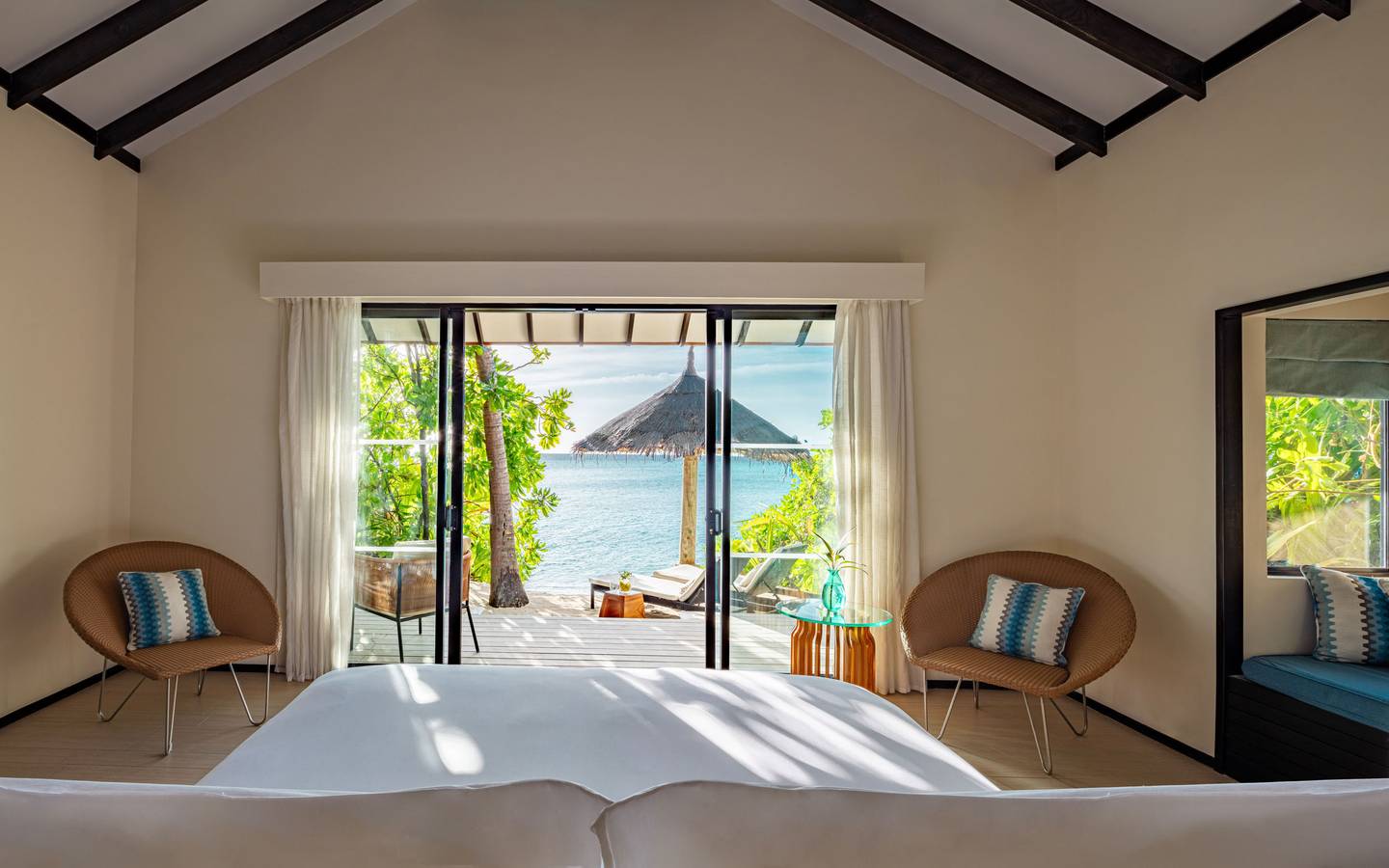 NH_Collection_Maldives_Havodda_Resort_Guest_Room_Beach_Villa_with_Private_Pool_with_View