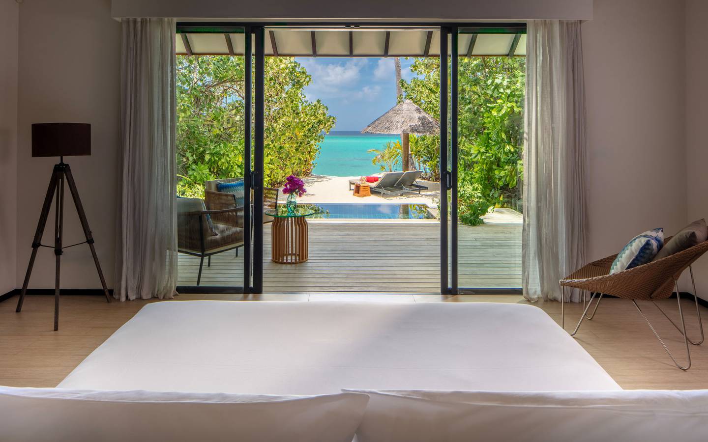 NH_Collection_Maldives_Havodda_Resort_Guest_Room_Sunset_Beach_Pool_Villa_Bedroom_with_View