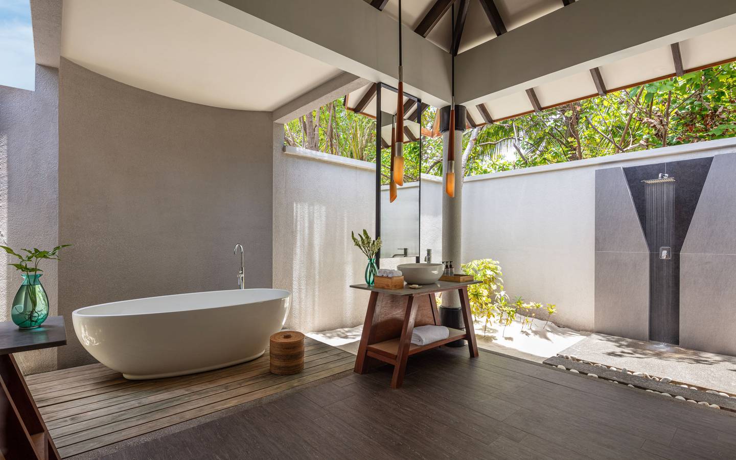 NH_Collection_Maldives_Havodda_Resort_Guest_Room_Sunset_Beach_Pool_Villa_Bathroom