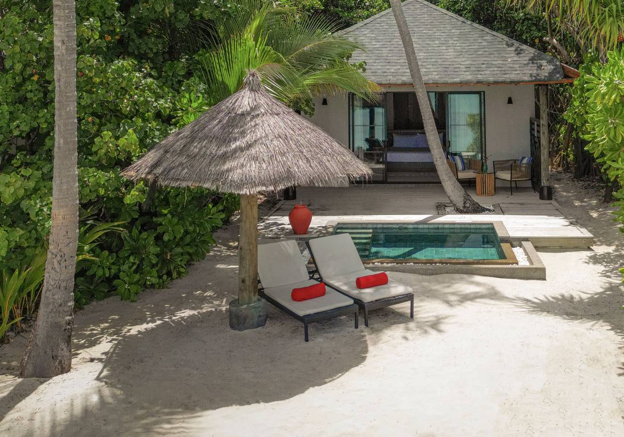 NH_Collection_Maldives_Havodda_Resort_Guest_Room_Sunset_Beach_Pool_Villa_Sunbed