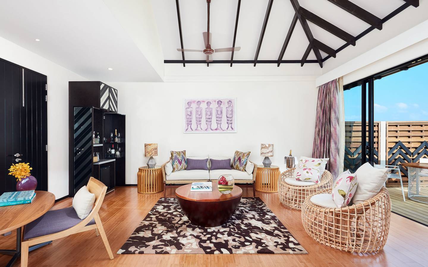 NH_Collection_Maldives_Havodda_Resort_Over_Water_Pool_Suite_Living