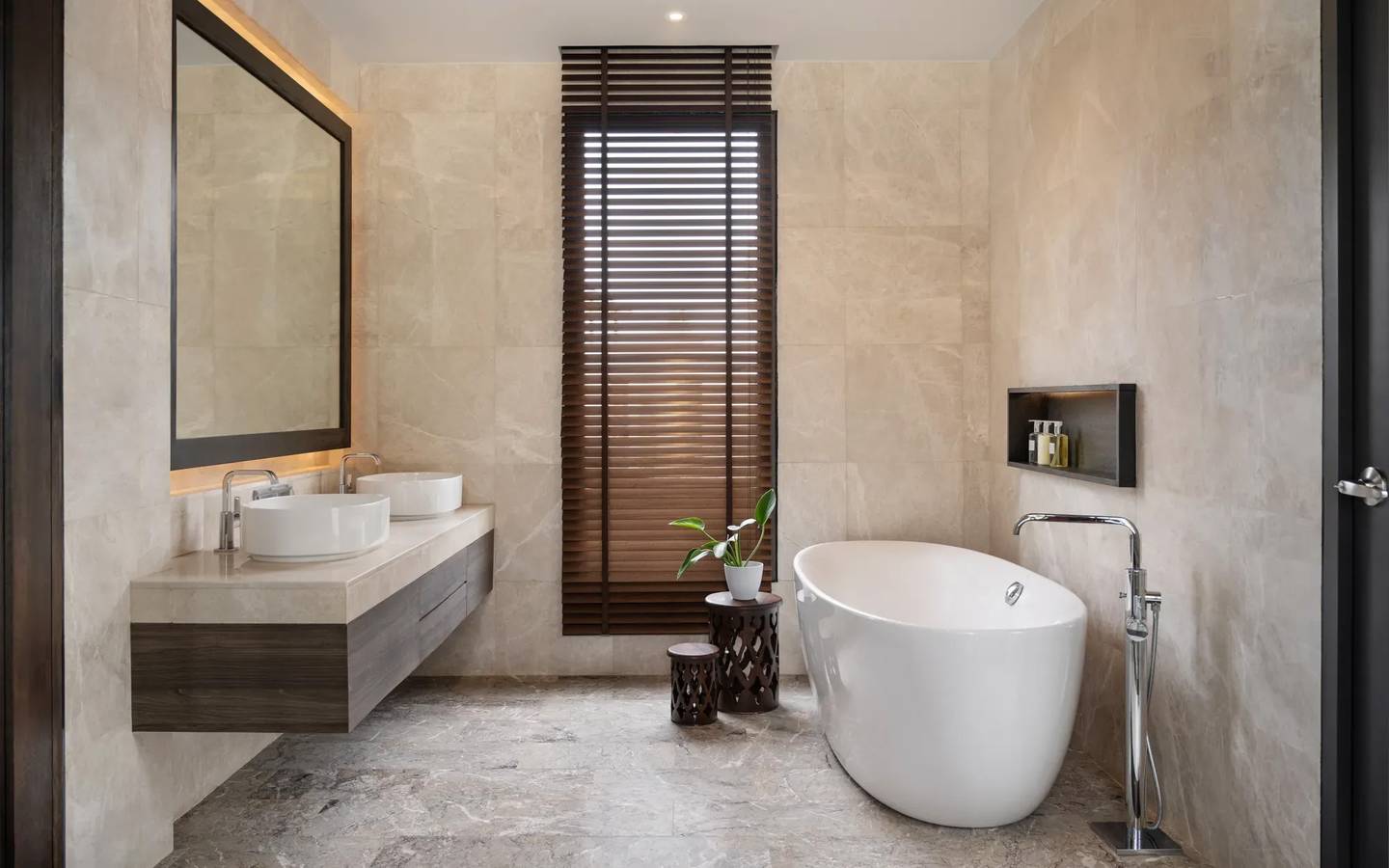Madifushi_Private_Island_Maldives_Sunrise_Serene_Pool_Villa_Bathroom