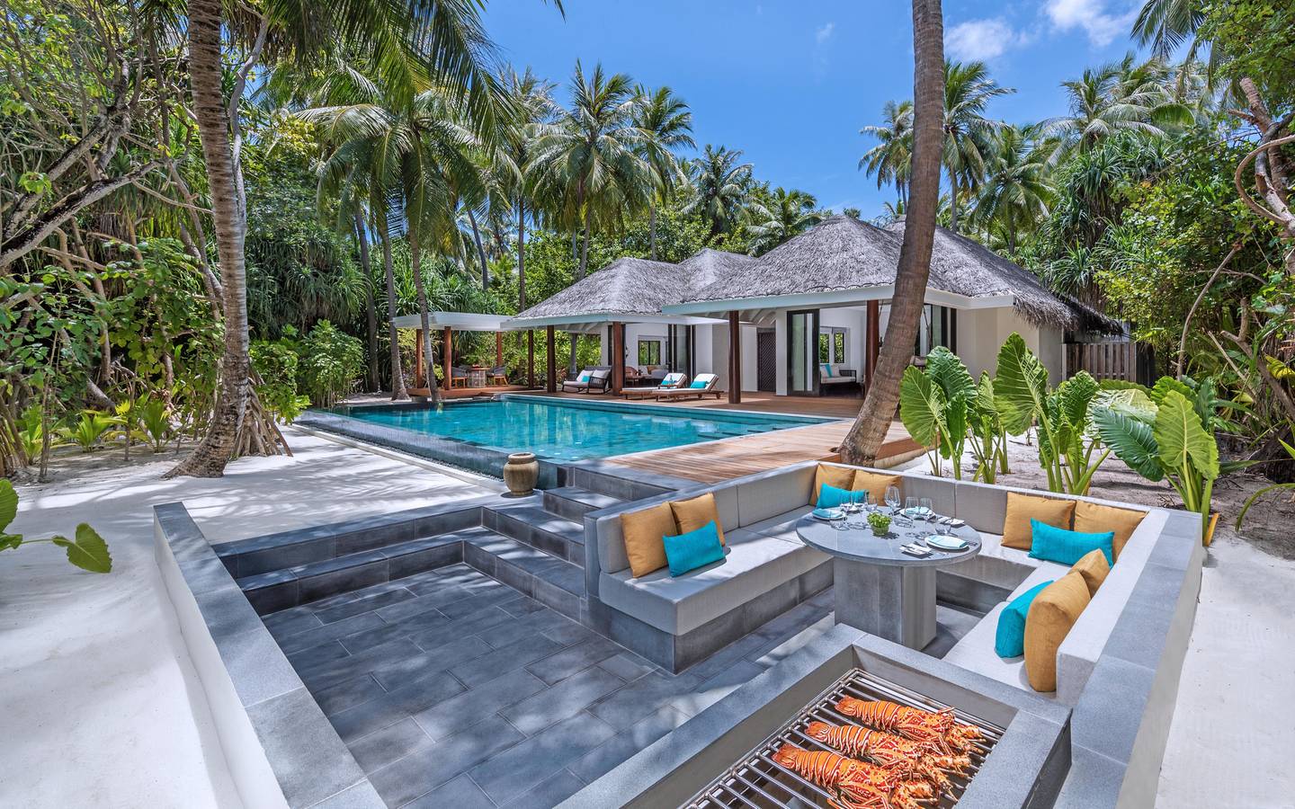 Anantara Kihavah Two-bedroom Family Beach Pool Villas Außenansicht mit Pool