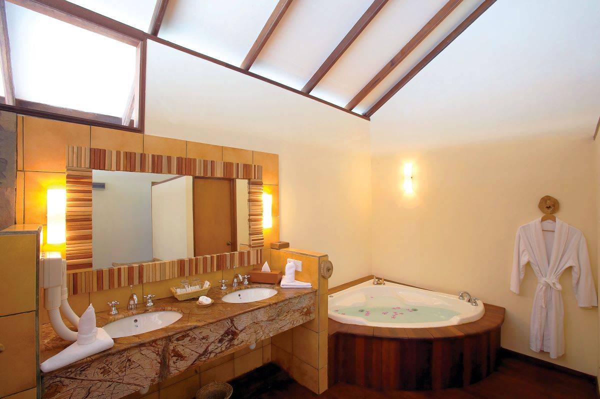 Filitheyo Island Resort, Water Villa, Badezimmer mit 2 Waschbecken