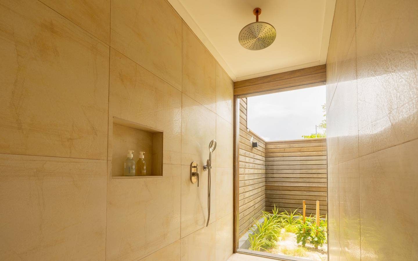 Nala_Maldives_Sunrise_Beach_Villa_4