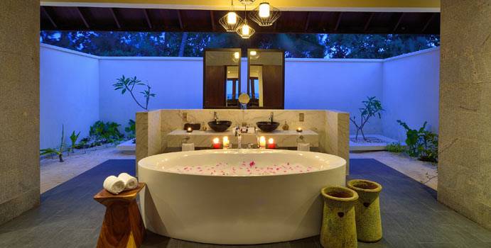 Bad, Sunset Pool Villa, Atmosphere Kanifushi Maldives 