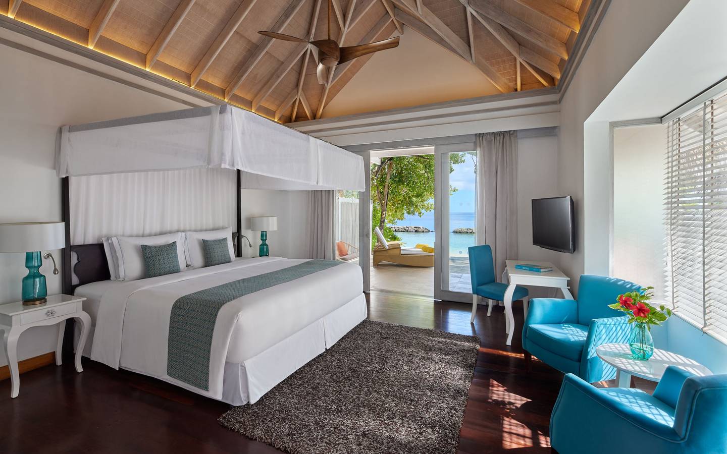 NH_Maldives_Kuda_Rah_Resort_Beach_Villa_with_Private_Pool_Bedroom_1