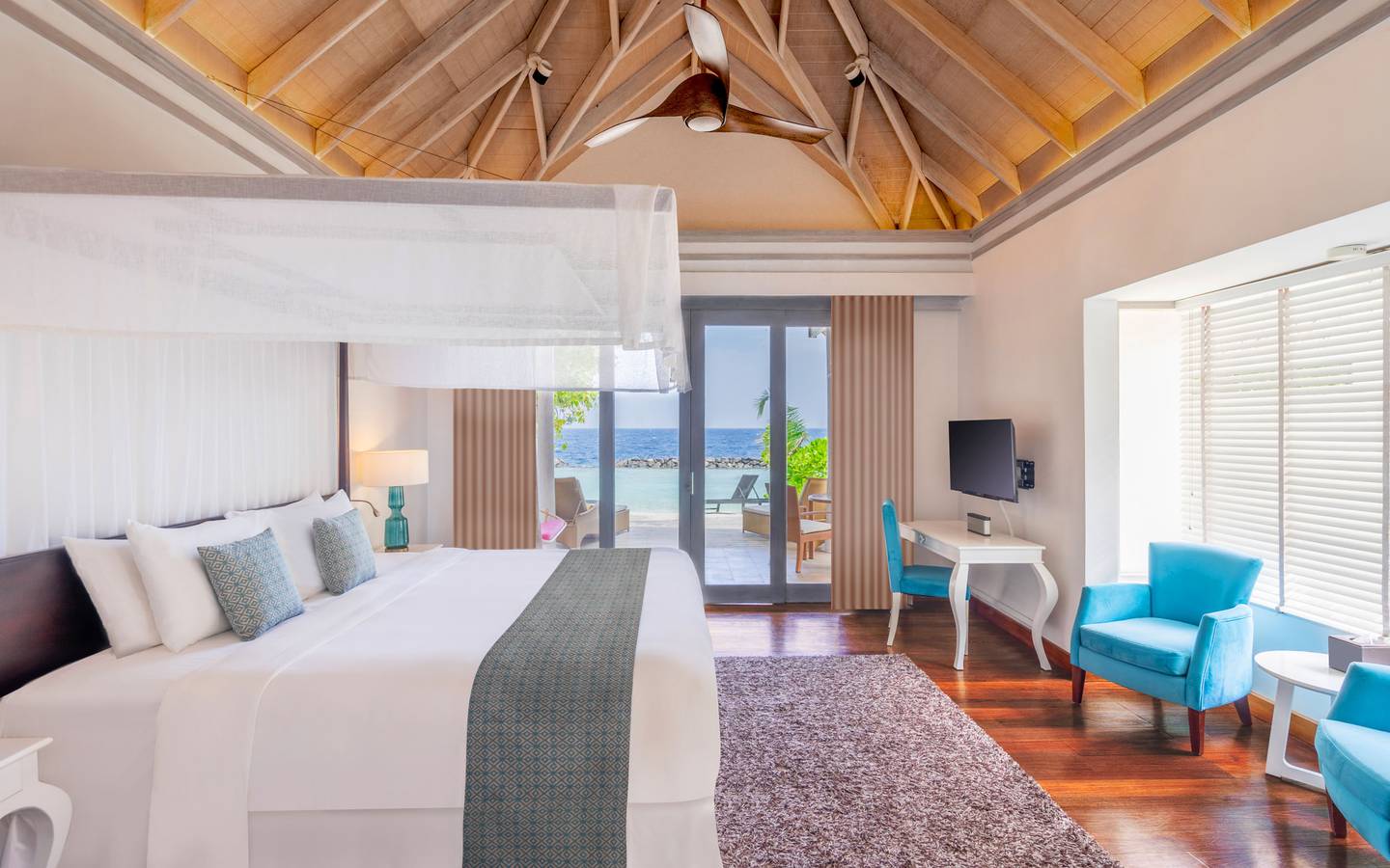 NH_Maldives_Kuda_Rah_Resort_Beach_Villa_with_Private_Pool_Bedroom_3