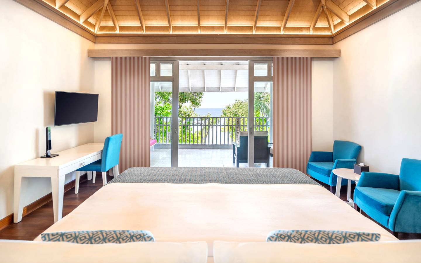 NH_Maldives_Kuda_Rah_Resort_Beach_Dupex_Suite_with_Private_Pool_Bedoom