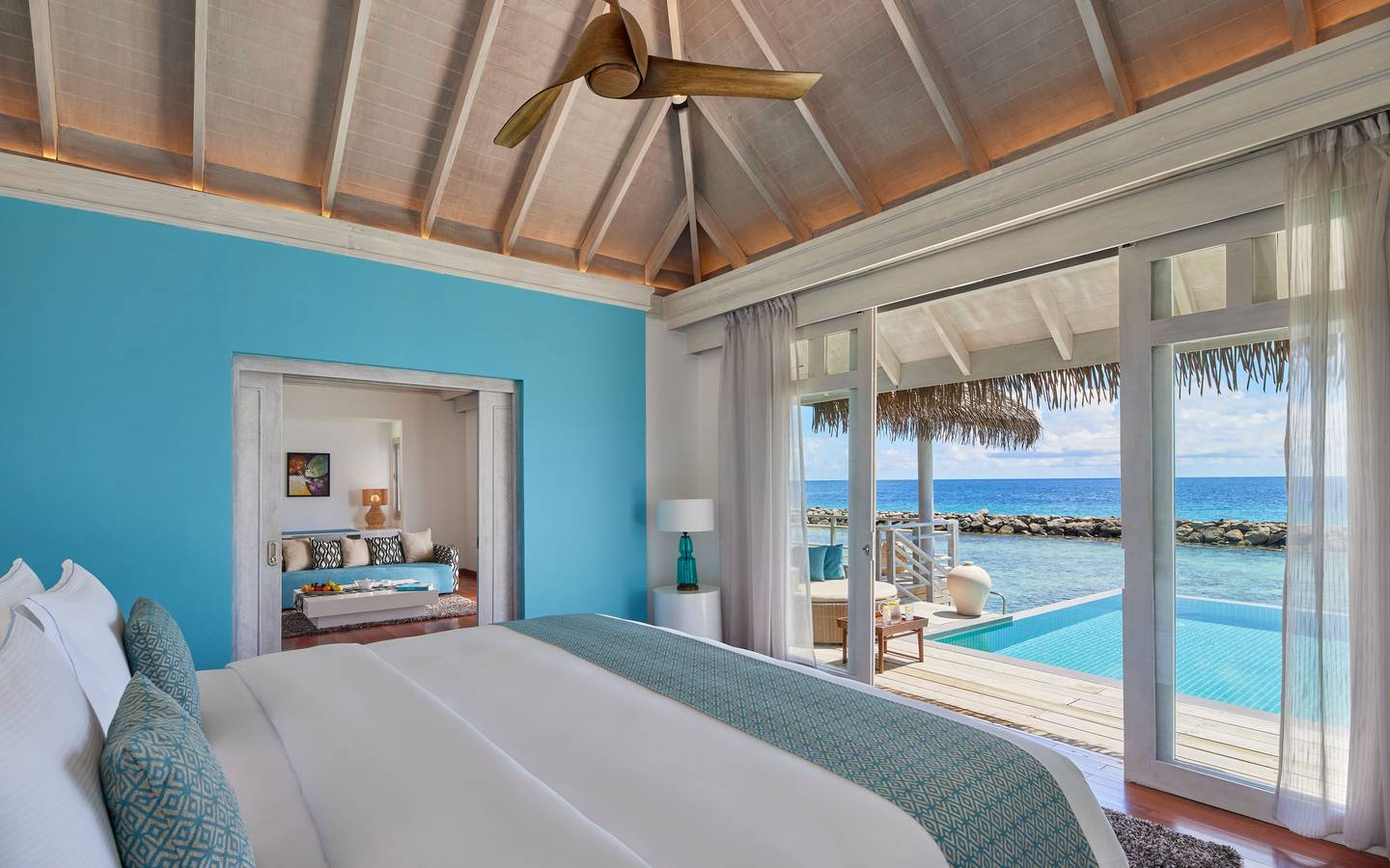 NH_Maldives_Kuda_Rah_Resort_Over_Water_Suite_with_Private_Pool_Bedroom(1)