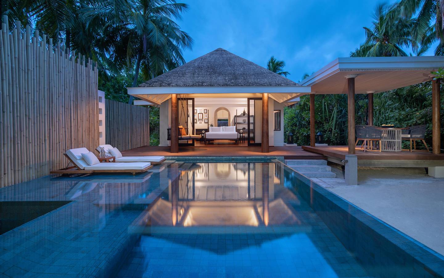 Anantara Kihavah Beach Pool Villas  Twilight Exterior