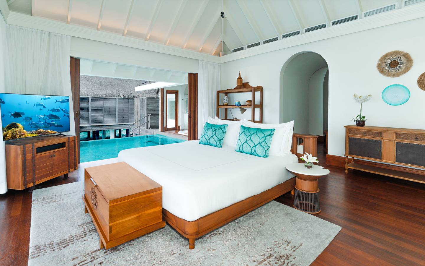 Anantara Kihavah - Over Water Pool Villa Schlafzimmer2