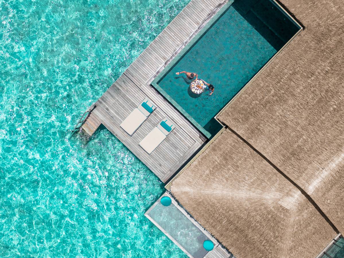 Anantara Kihavah - Over Water Pool Villa Aerial Drohnenaufnahme