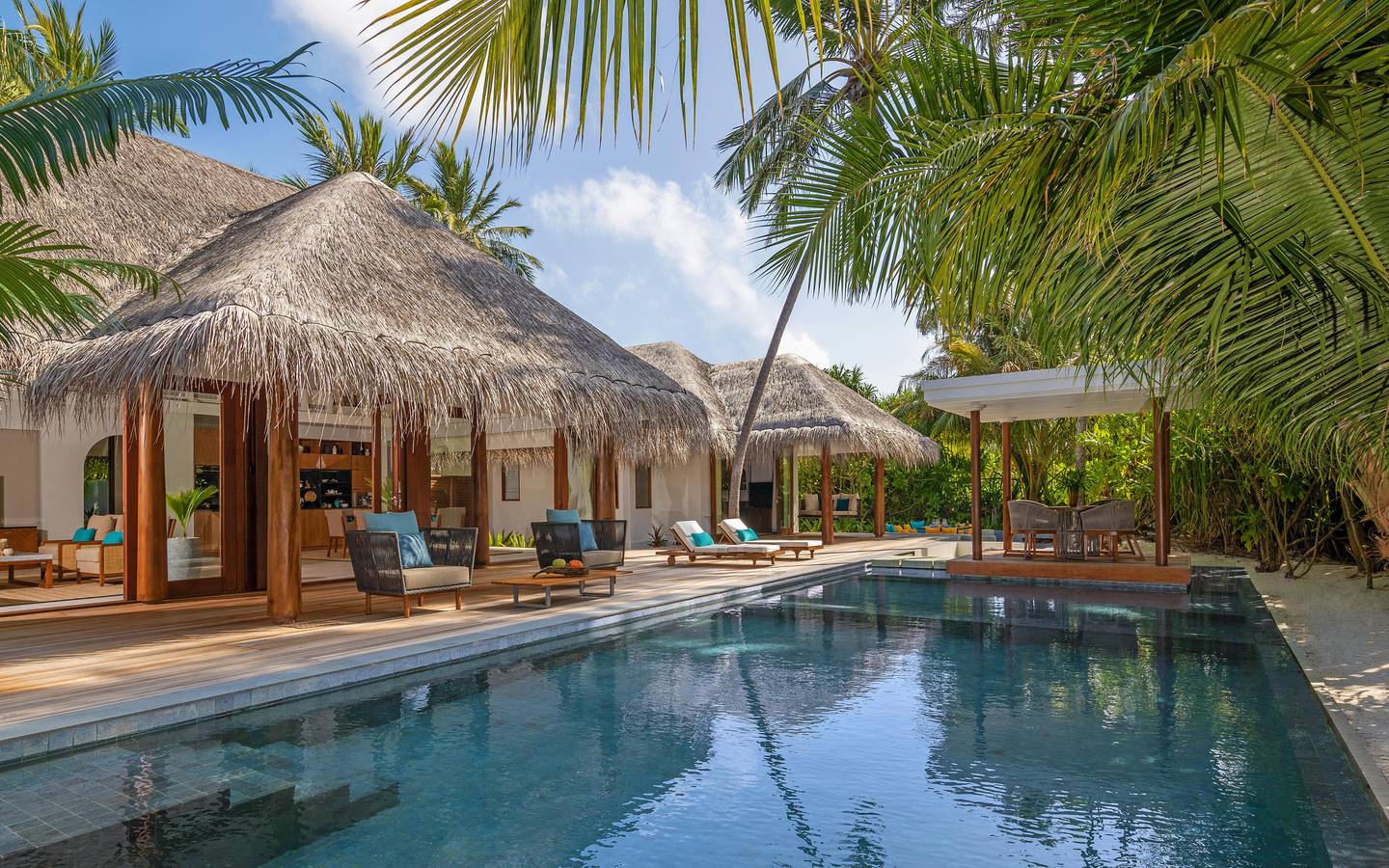 Anantara Kihavah - Exterior View Two Bedroom Beach Pool Residence Außenansicht mit Pool