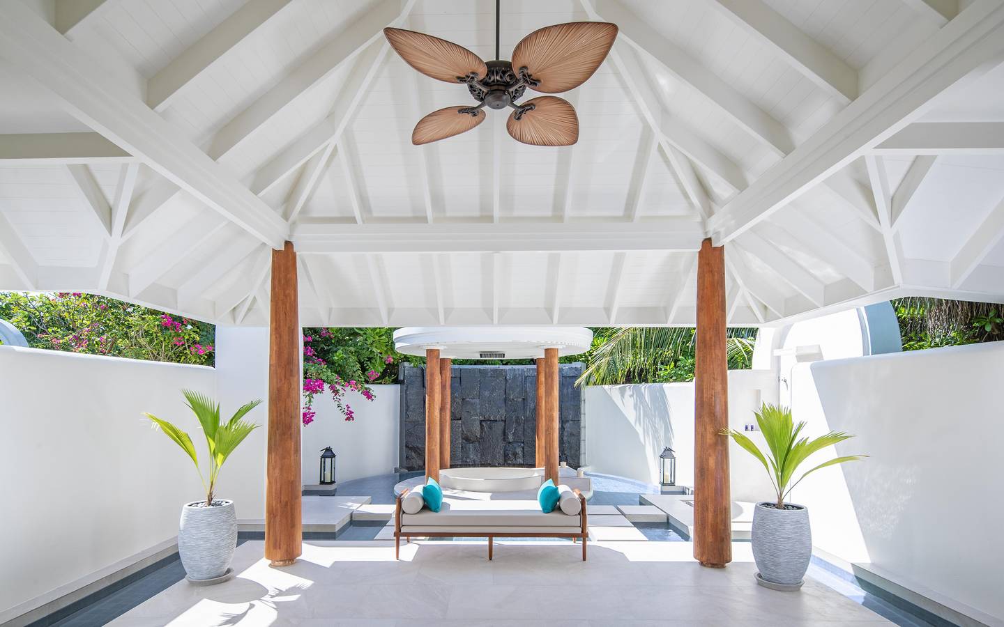 Anantara Kihavah - Guest Room Two Bedroom Beach Pool Residence Bathroom