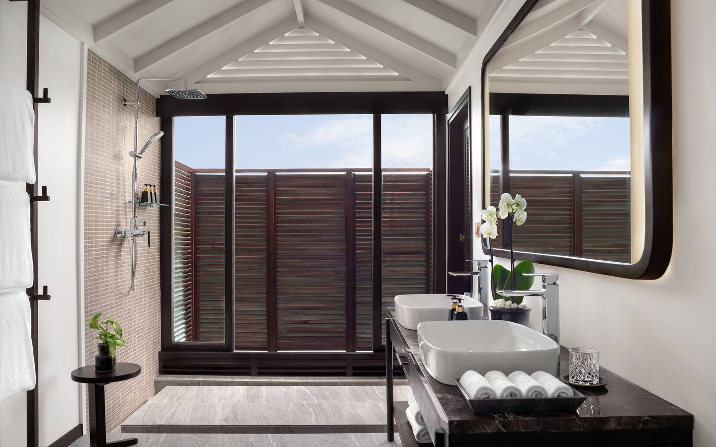 Anantara_Veli_Maldives_Over_Water_Villa_1