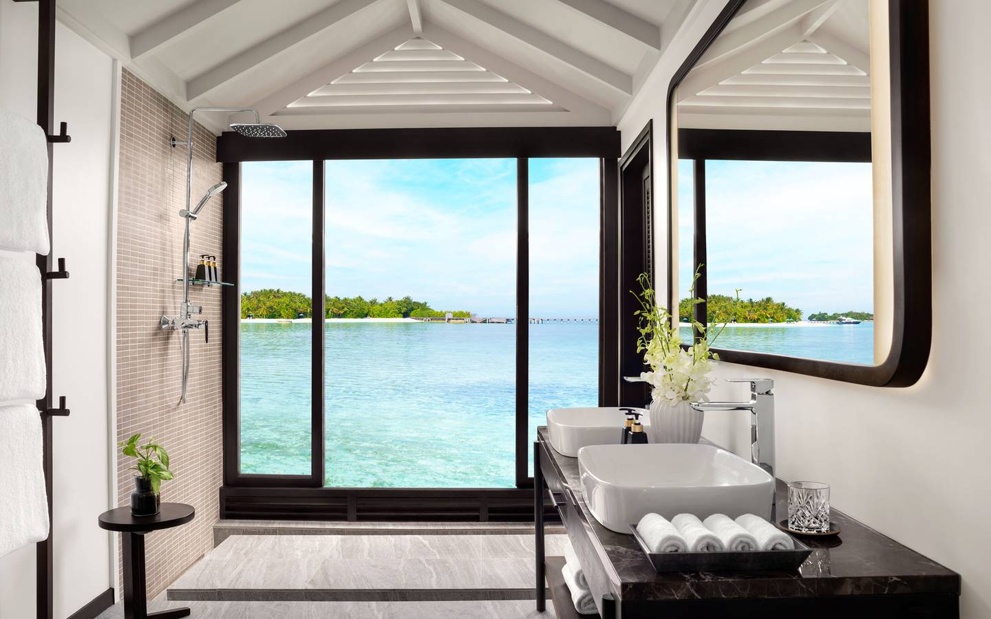 Anantara_Veli_Maldives_Superior_Over_Water_Villa_2
