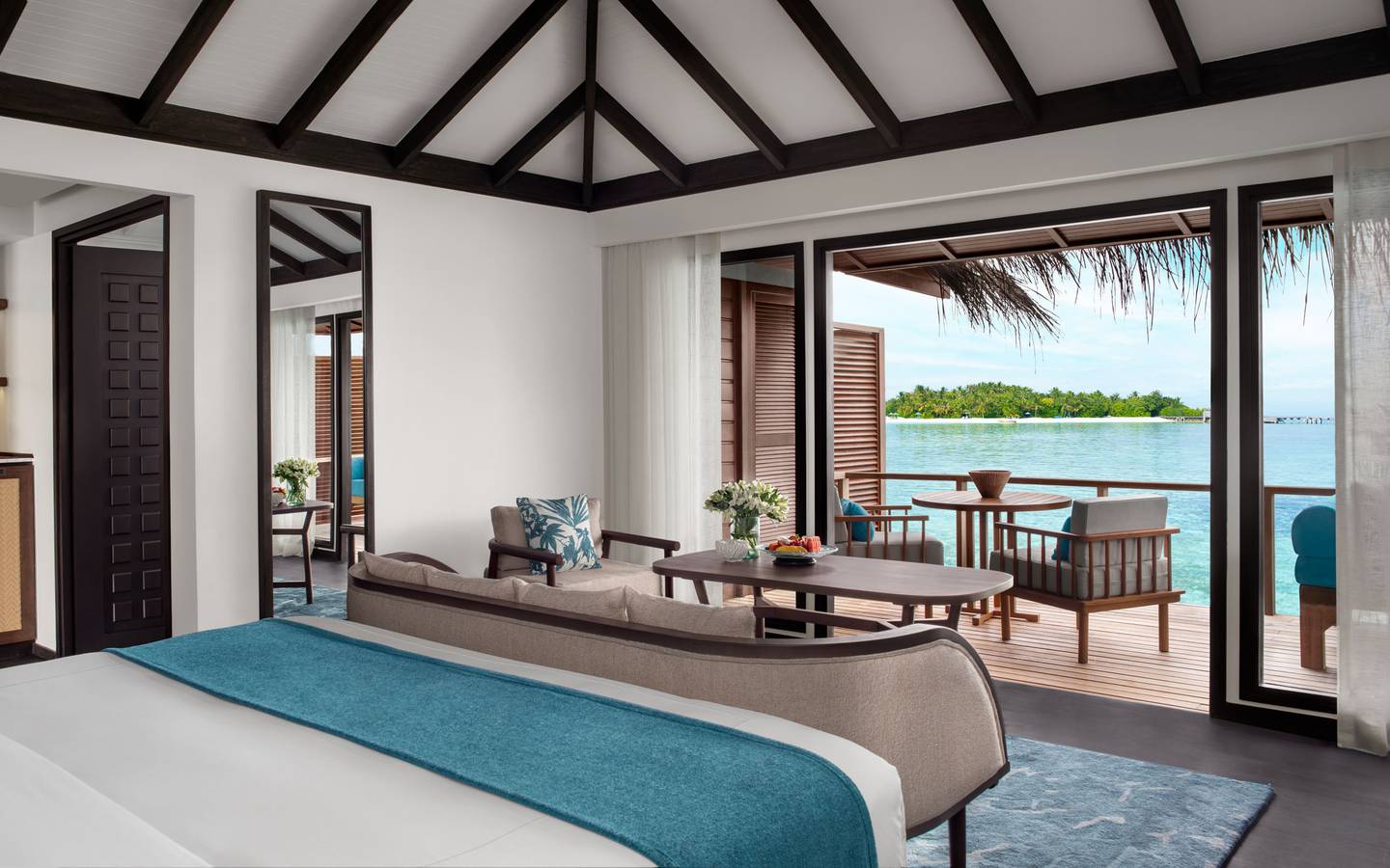 Anantara_Veli_Maldives_Superior_Over_Water_Villa_4