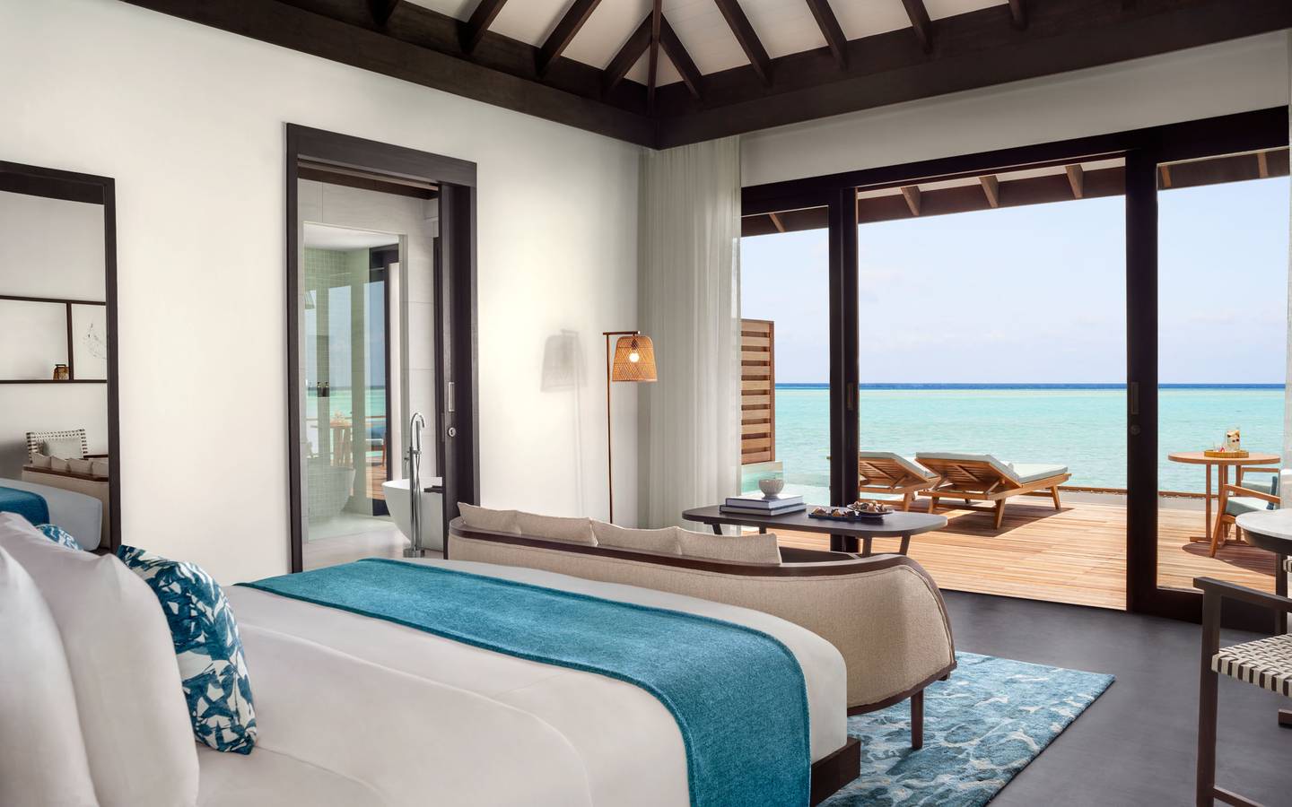 Anantara_Veli_Maldives_Deluxe_Over_Water_Villa_3