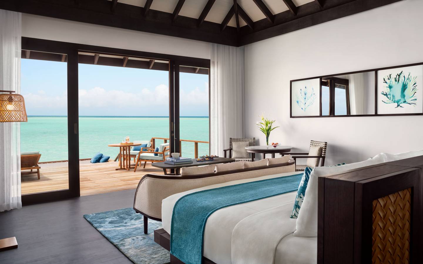 Anantara_Veli_Maldives_Deluxe_Over_Water_Villa_2