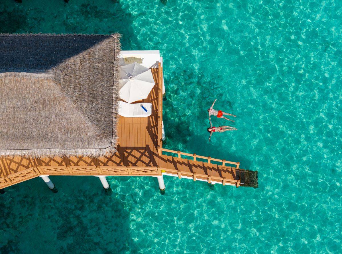 Angaga Island Resort & Spa, Malediven, Premium Water Bungalow, Luftaufnahme