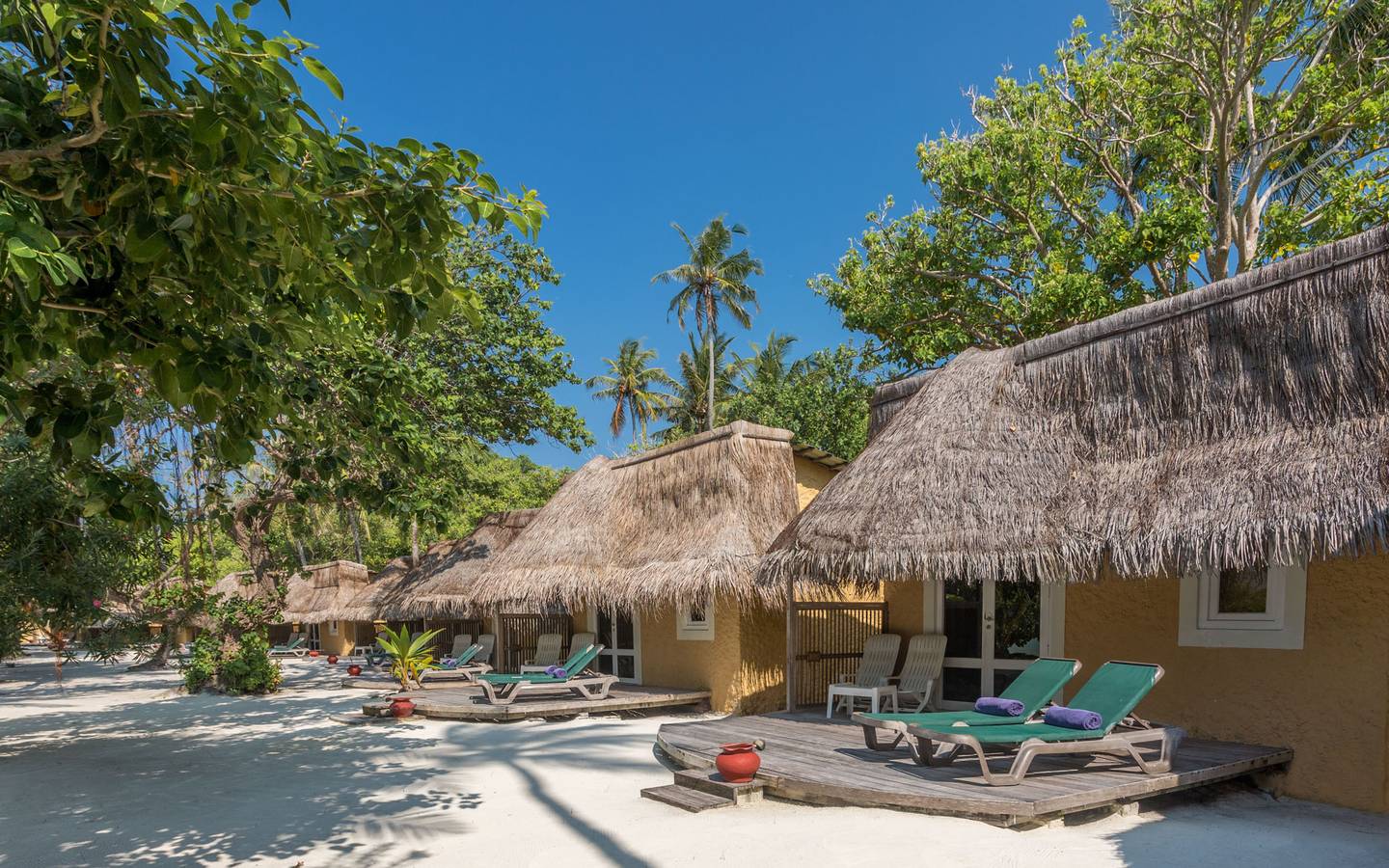 Kuredu Island Resort, Malediven, Garden Bungalow, Außenansicht