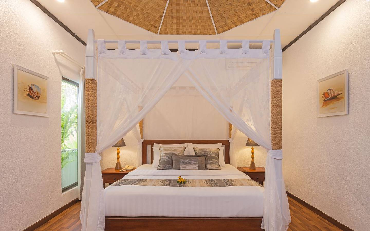 Deluxe Beachfront Room