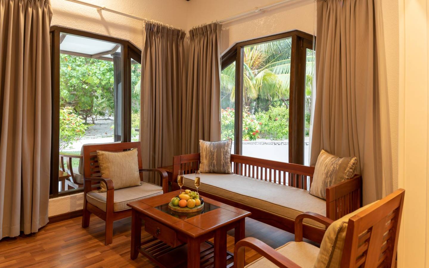 Deluxe Beachfront Room