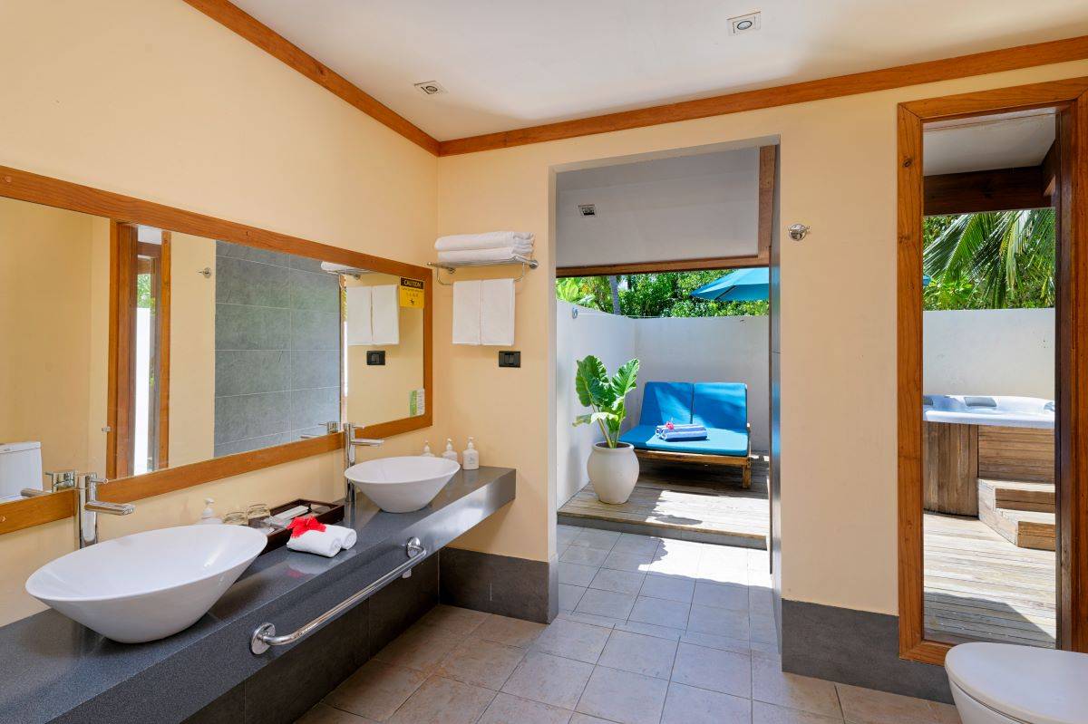 Premium Beach Villa with Whirlpool