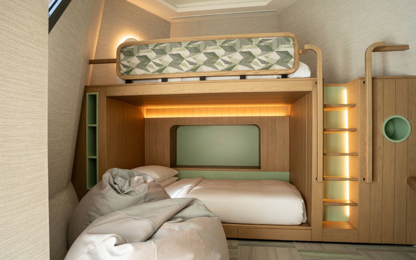 So_Maldives_Family_Beach_Pool_Villa_with_Capsule_8