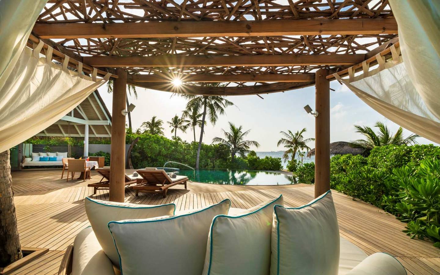 Terrasse, Beach Residence, Milaidhoo Island, Malediven